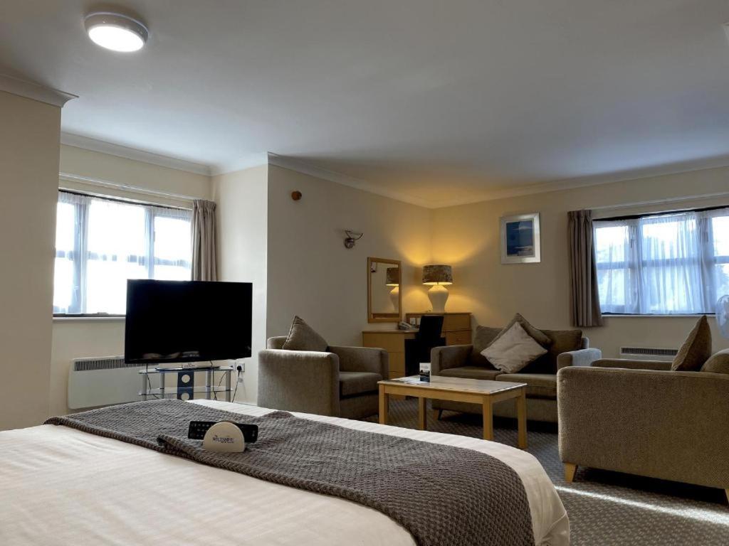 The Wiltshire Hotel, Golf And Leisure Resort Σουίντον Εξωτερικό φωτογραφία