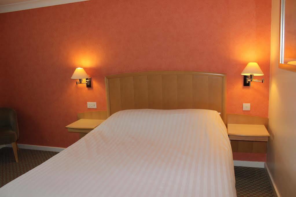 The Wiltshire Hotel, Golf And Leisure Resort Σουίντον Εξωτερικό φωτογραφία